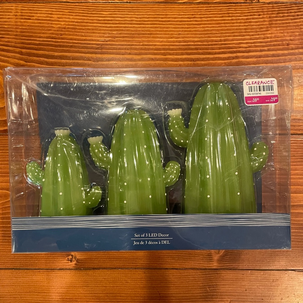 PIER 1 BRAND NEW- LED set of 3 cactus decoration candle